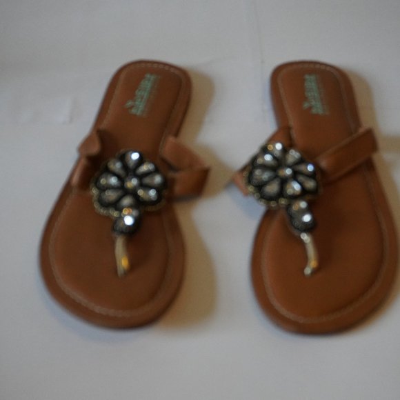 NWOT Guadalupe Brown Leather Bead/Stone Thong Sandals Sz 37/US 7* - Picture 2 of 5